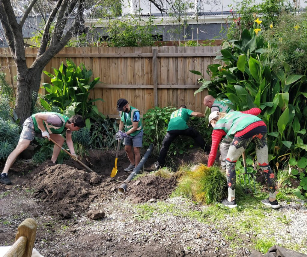 Création d'un bassin écologique dans le jardin RAW (Australie)