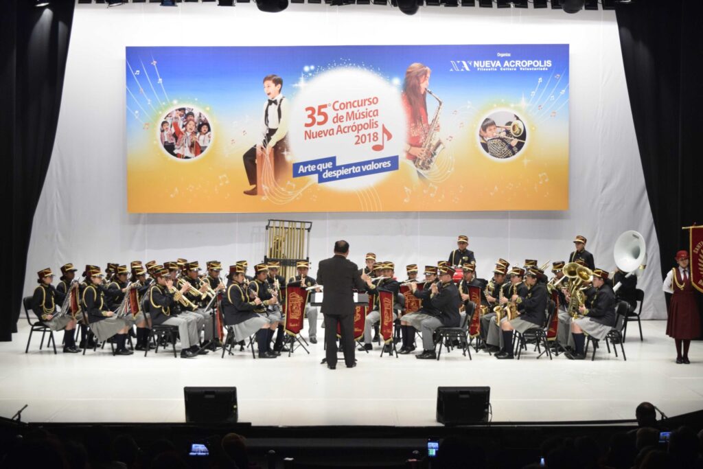 Neue Akropolis-Musikwettbewerb für Kinder in Peru 2018 ("Kunst, die Werte weckt")