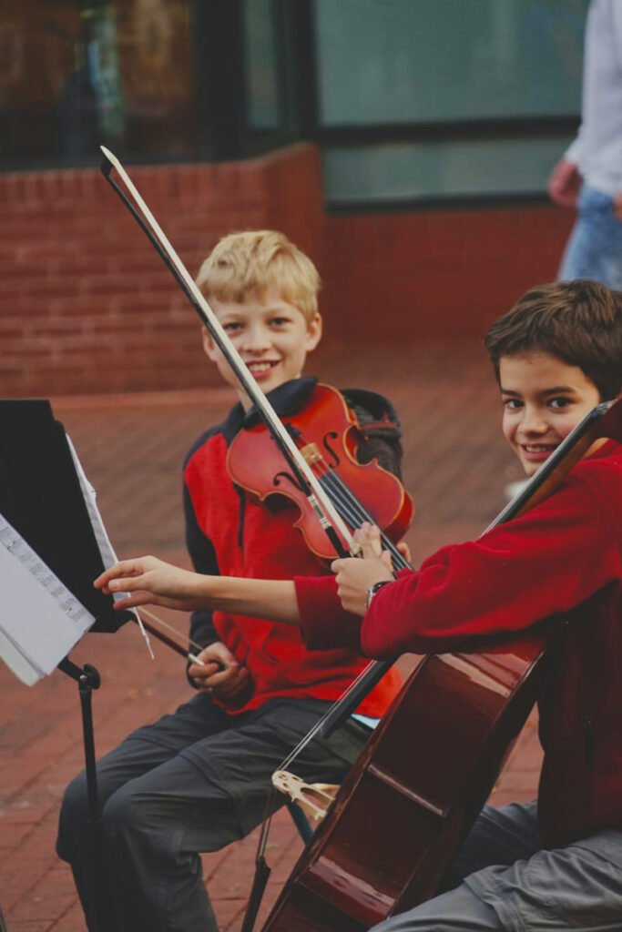 tocando el violín